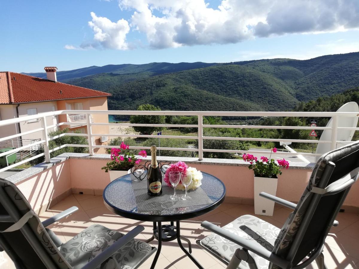 Lovely Apartment Branko Rabac With Balcony And Parking Exterior foto